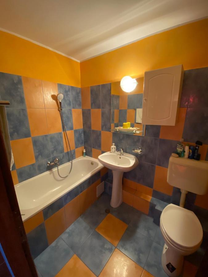 Elixir Studio Boekarest Buitenkant foto